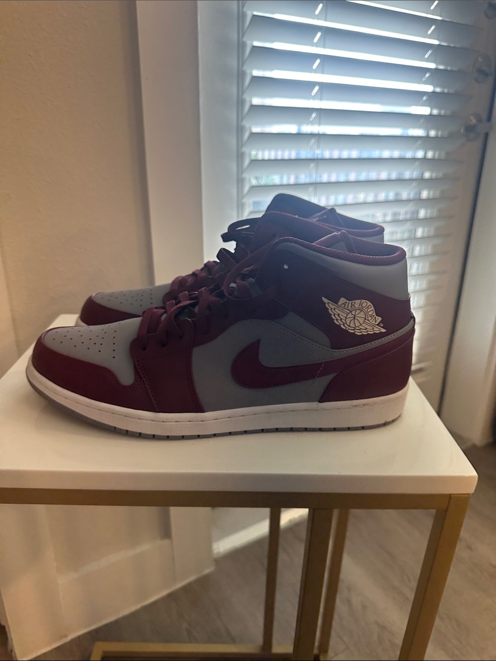 Jordan Air Jordan 1 Mid Sneakers - Maroon and Gray